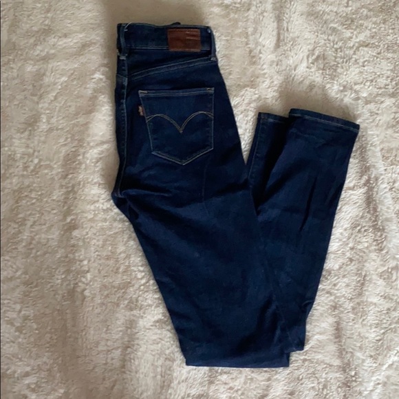 Levi’s High Rise - Picture 3 of 6